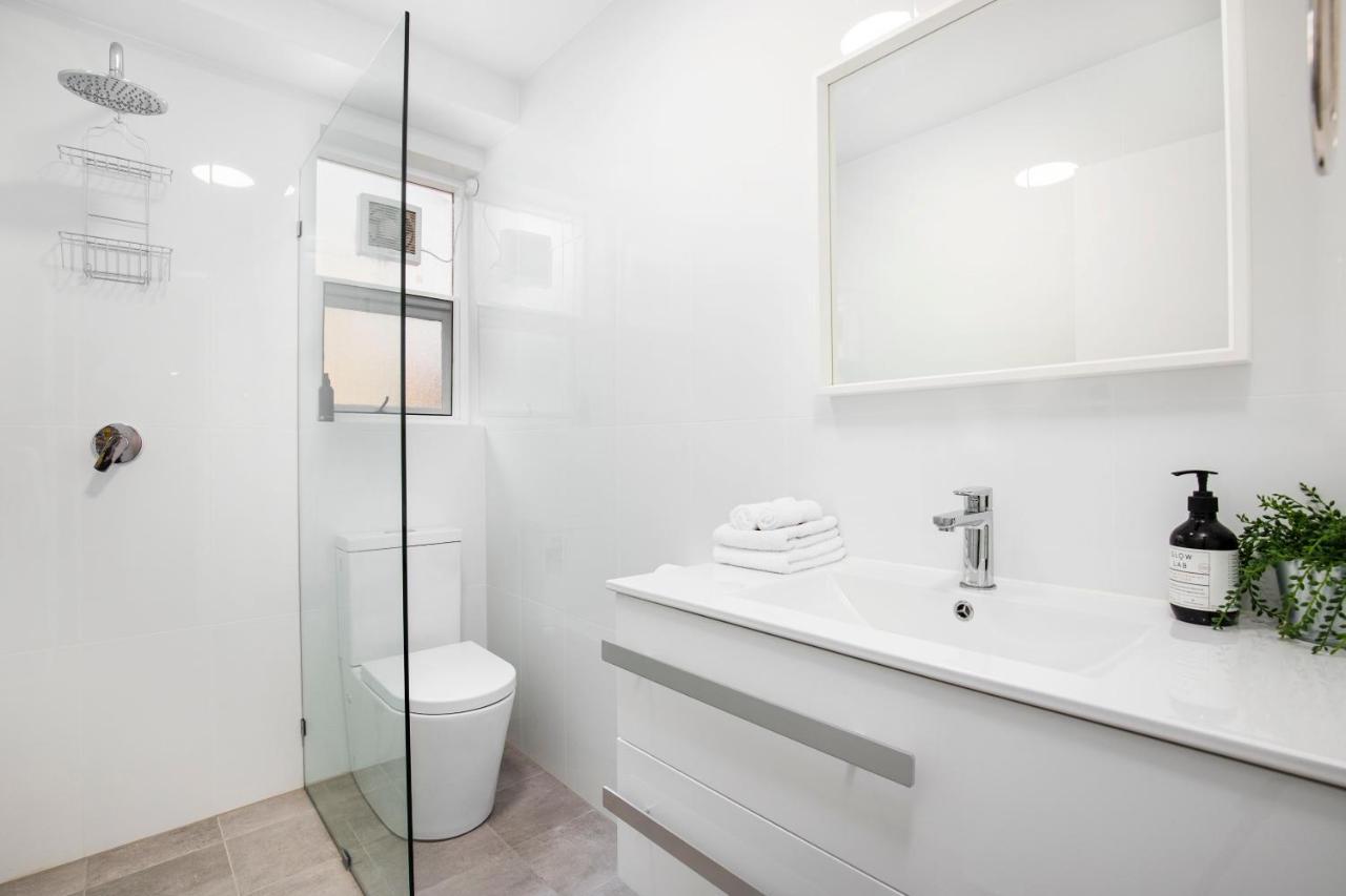 Bayswaterfront Apartments Аделейд Екстериор снимка