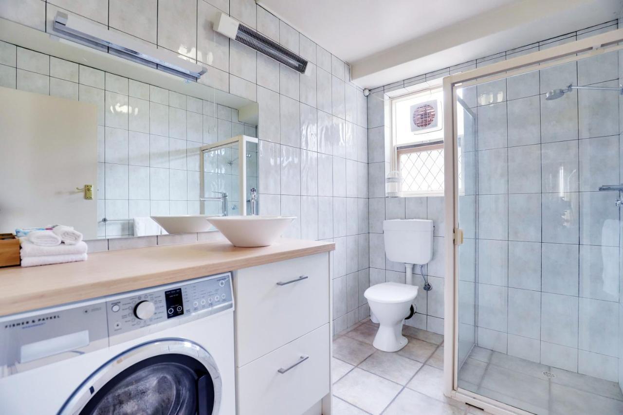 Bayswaterfront Apartments Аделейд Екстериор снимка
