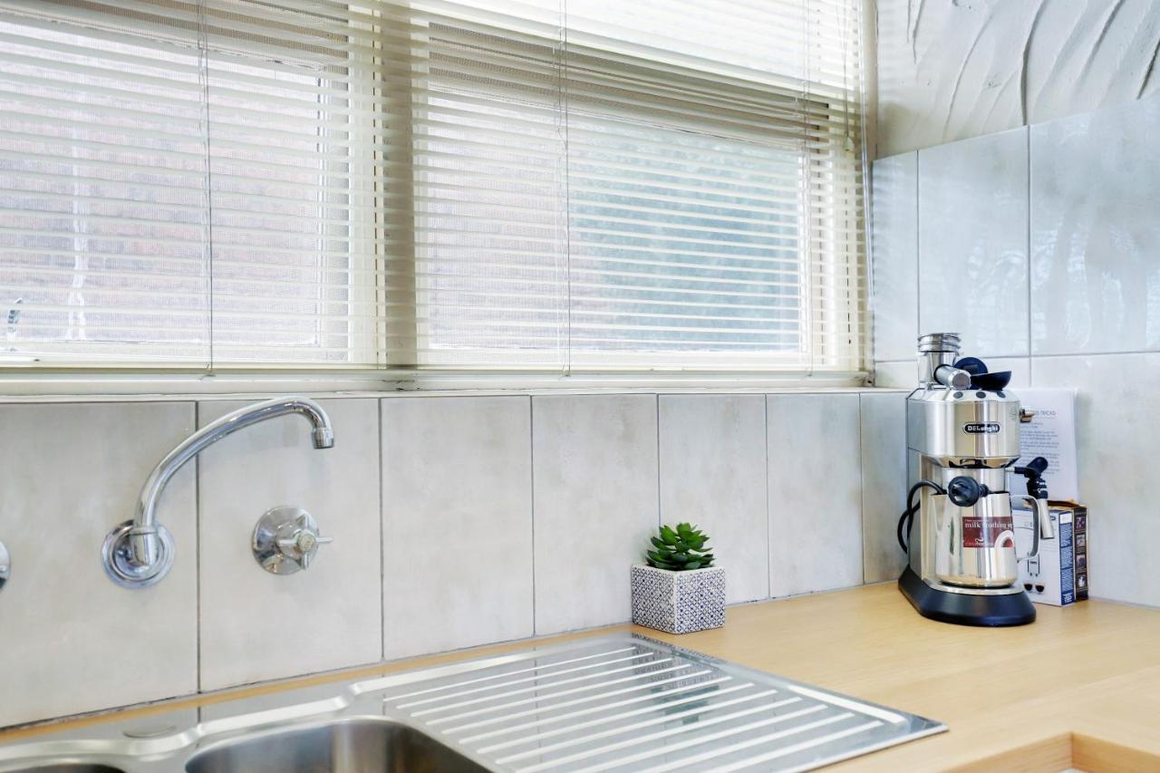 Bayswaterfront Apartments Аделейд Екстериор снимка